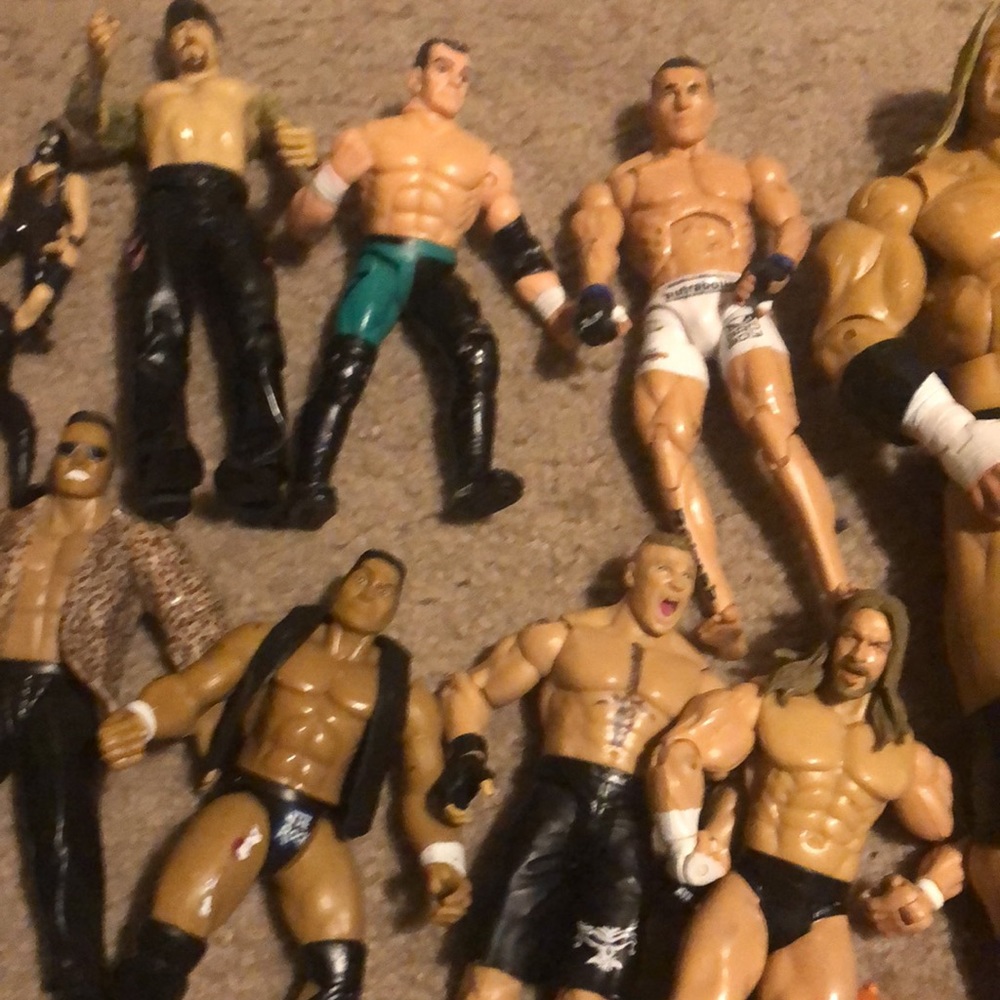 WWE and WWF action figures - Picture 15 of 16
